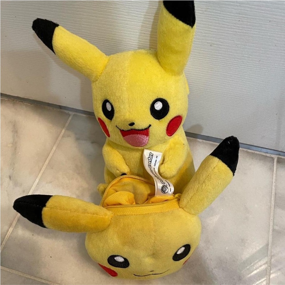 Pokémon Pikachu Stuffed Animal and Coin Purse
